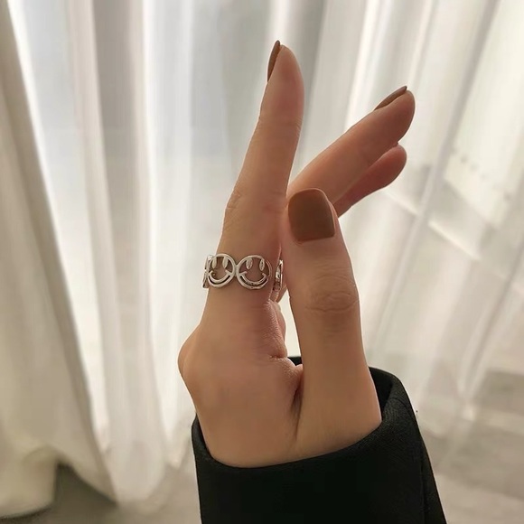 Smiley far ring happy face ring smile face ring silver stacking ring - Picture 3 of 6